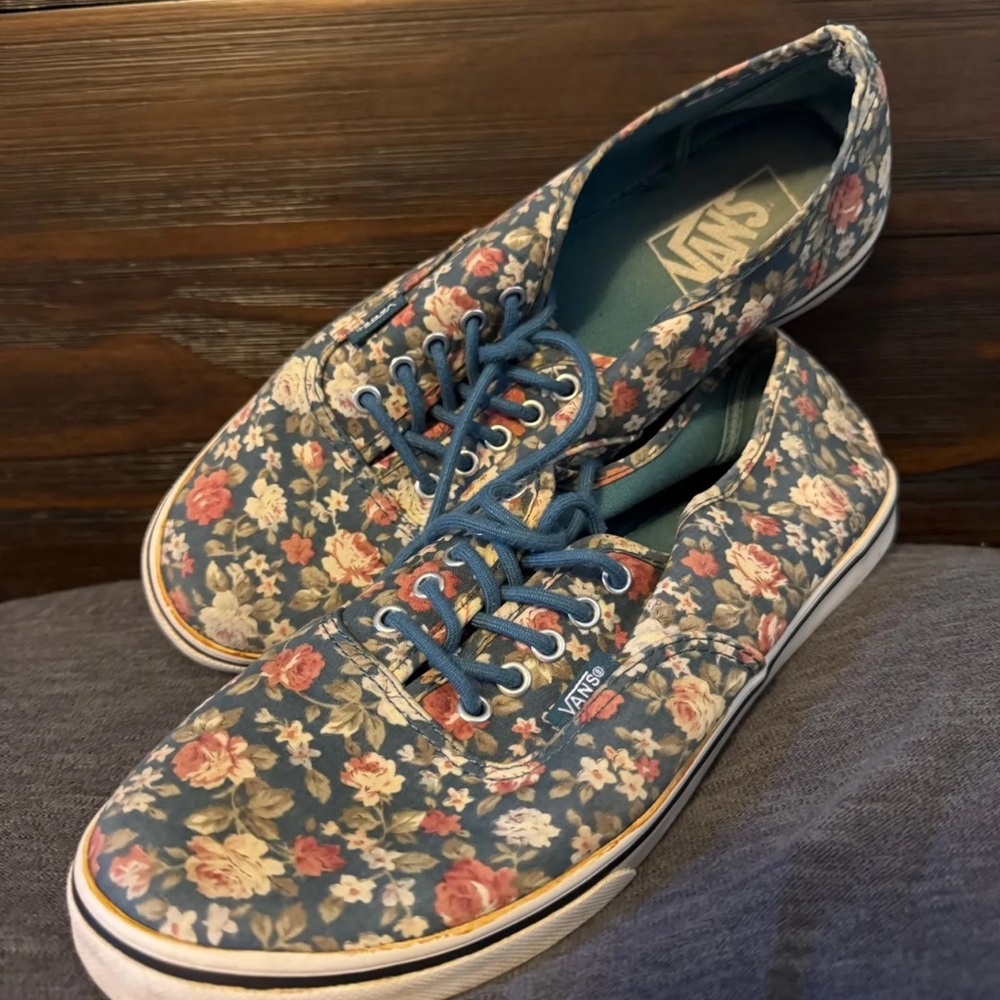 Vans Women's Floral Canvas Sneakers - Blue and Pink